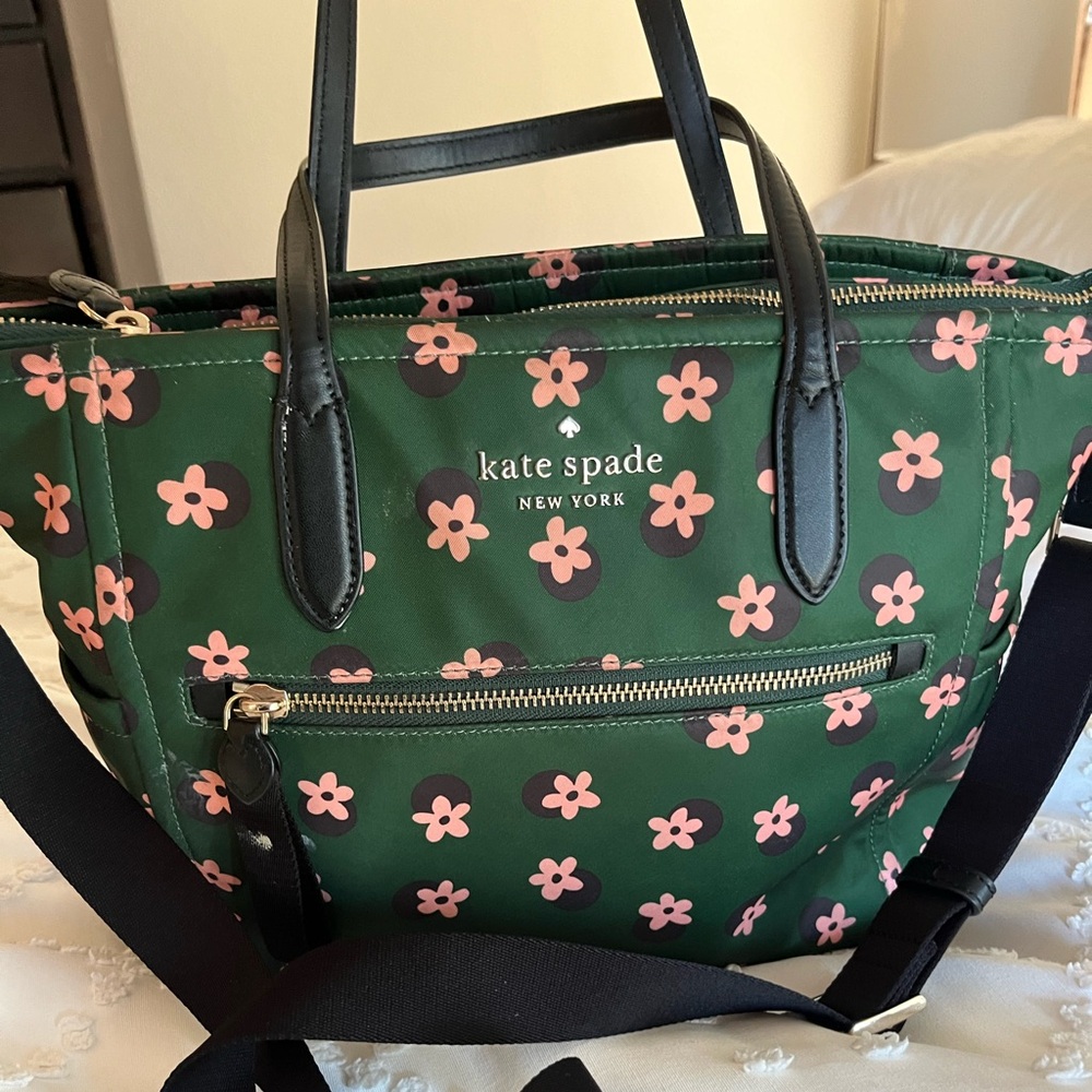 Kate Spade ♠️ Chelsea Tote in Floral
